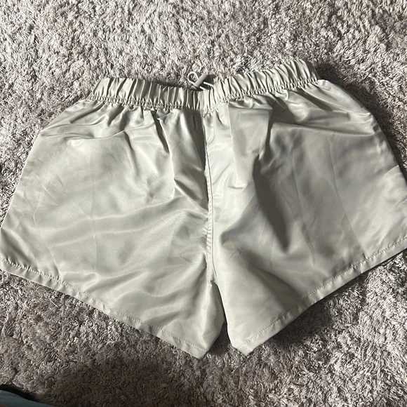 Essential - Picture 3 of 3